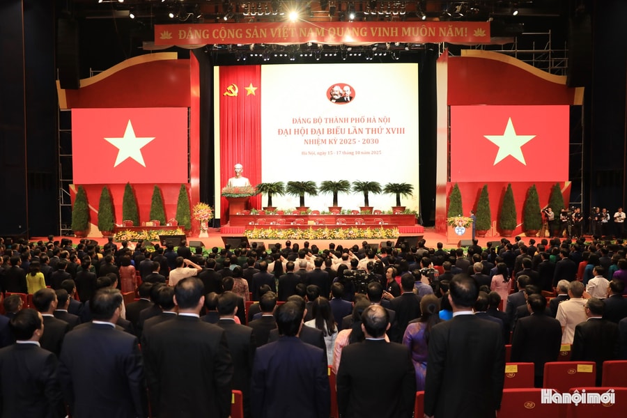 Hình ảnh phiên trù bị Đại hội lần thứ XVIII Đảng bộ thành phố Hà Nội