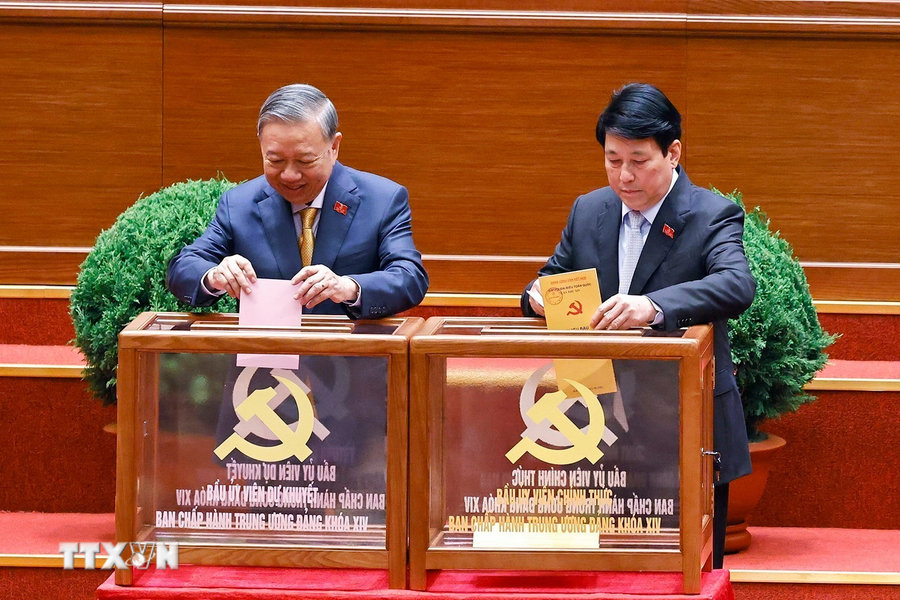 Hình ảnh bầu cử Ban Chấp hành Trung ương Đảng khóa XIV