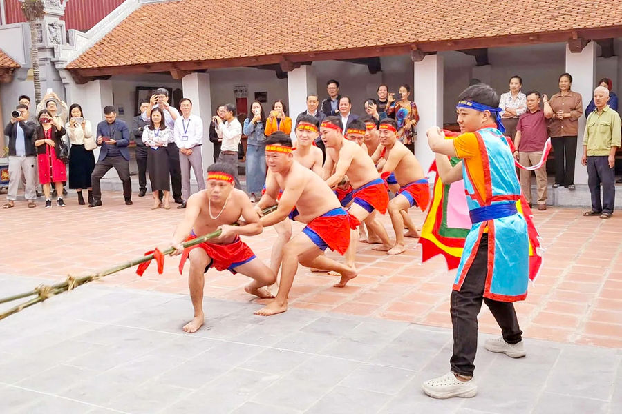 Độc đáo nét văn hóa đền Bà Xuân Lai