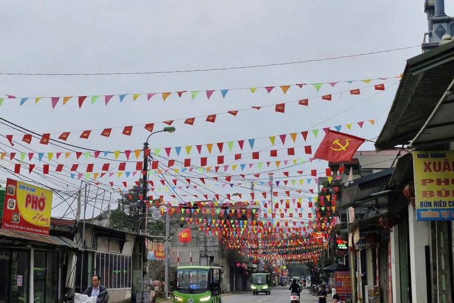 Hương Sơn ra quân chỉnh trang môi trường, chuẩn bị cho ngày hội bầu cử toàn dân