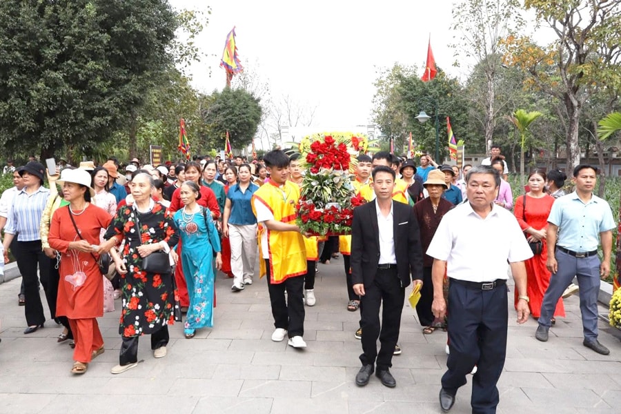 Độc đáo tục thờ Tản Viên Sơn Thánh