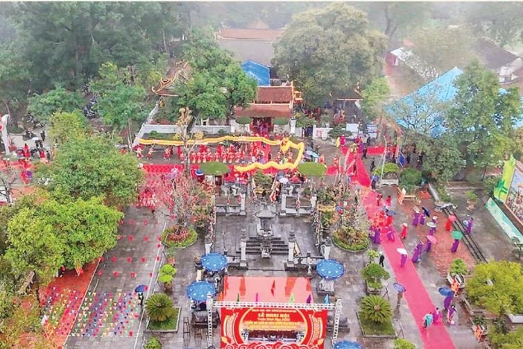 “Đánh thức” di sản văn hóa đền Hát Môn