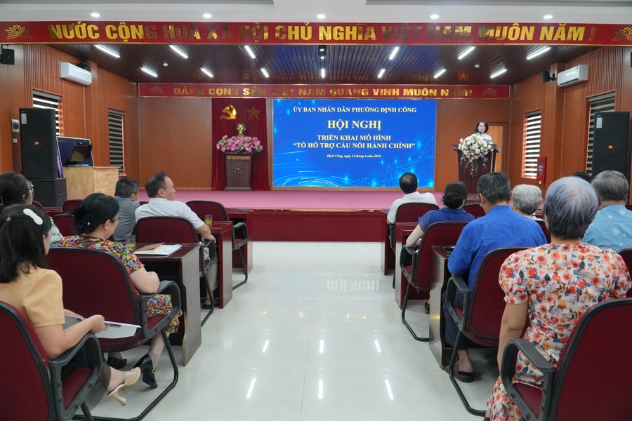 Định Công ra mắt mô hình “Tổ hỗ trợ Cầu nối hành chính”