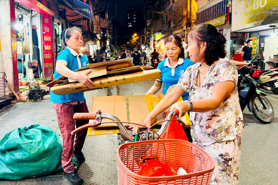 Phụ nữ Hoàng Mai lan tỏa yêu thương từ mô hình "Biến rác thành tiền"