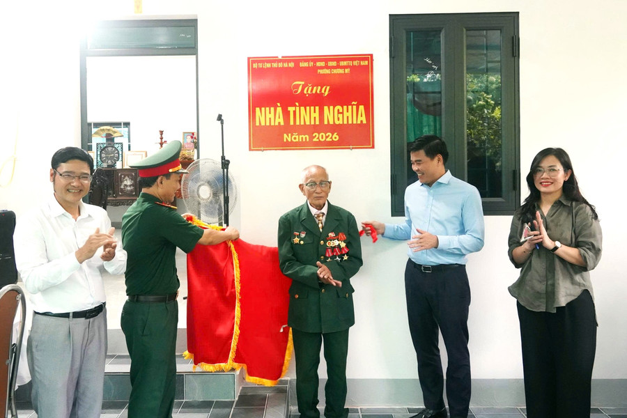 Chương Mỹ khánh thành nhà tình nghĩa tặng thương binh dịp 27-7