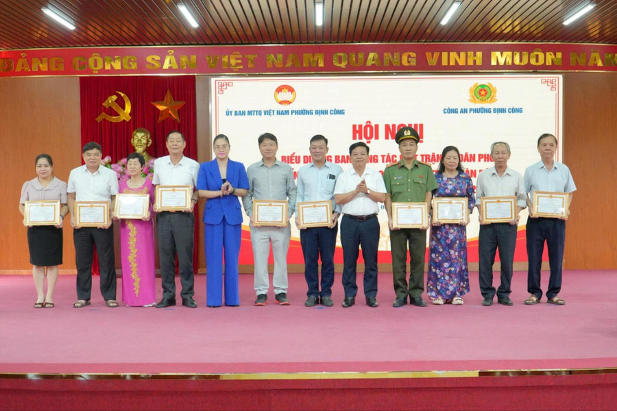 Định Công biểu dương các Ban Công tác Mặt trận tiêu biểu trong phong trào bảo vệ an ninh Tổ quốc