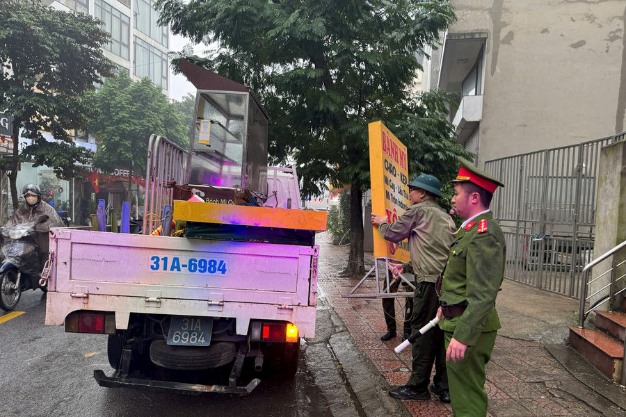 Phường Phúc Lợi quyết liệt giải quyết các điểm nghẽn trật tự đô thị, ùn tắc giao thông
