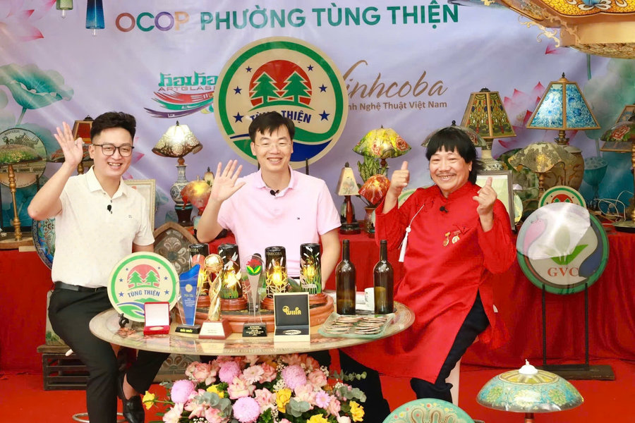 Phường Tùng Thiện đẩy mạnh quảng bá OCOP trên nền tảng số