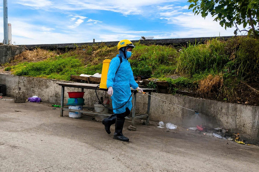 Xã Ô Diên chủ động làm sạch môi trường sau mưa