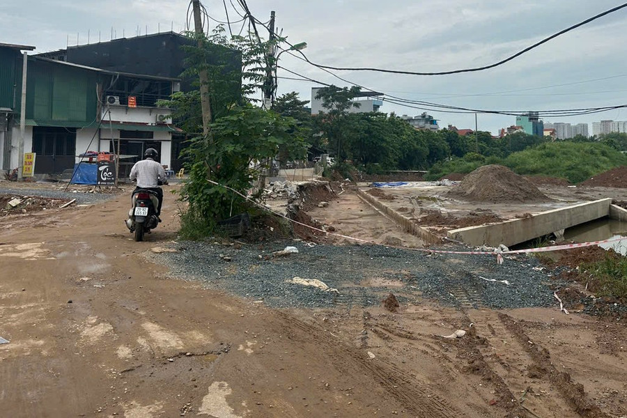 Phường Yên Nghĩa: Đường đến trường còn nhiều nỗi lo