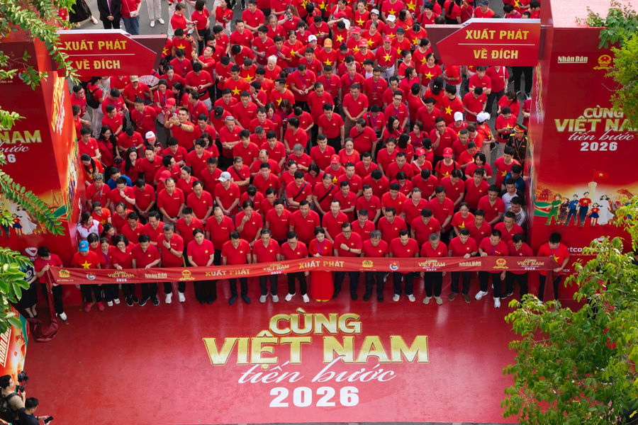 Sự kiện đi bộ toàn quốc “Cùng Việt Nam tiến bước”: Hành trình nối dài mục tiêu “10 tỷ bước xanh”