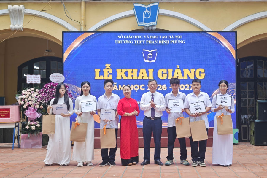 Trường THPT Phan Đình Phùng khai giảng, hướng tới một năm học đổi mới
