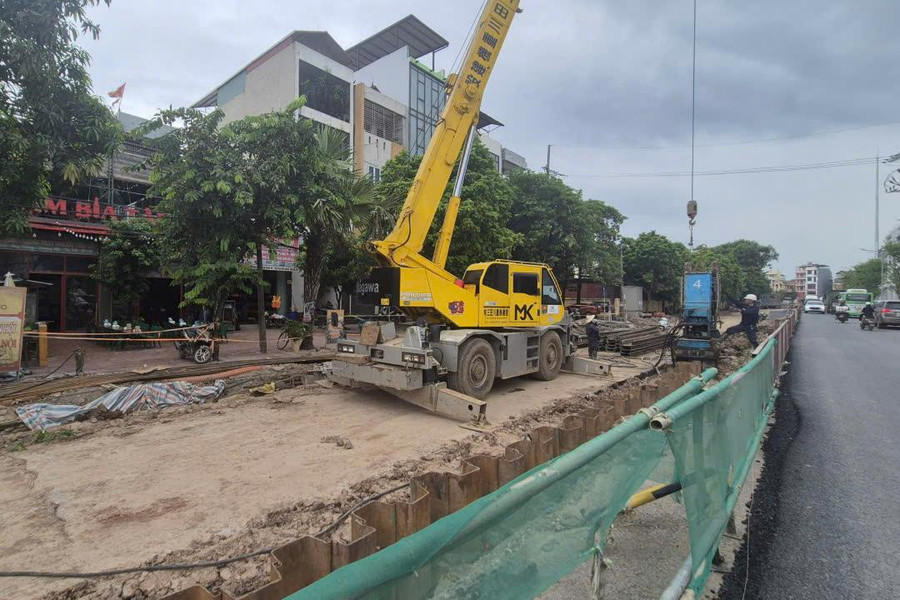 Đẩy nhanh tiến độ thi công tuyến đường 422 đoạn qua xã Ô Diên