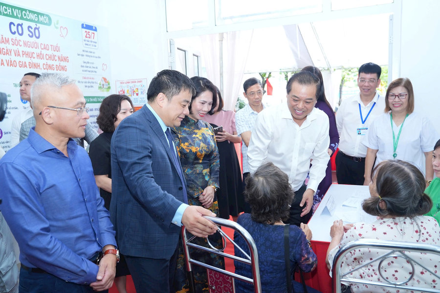 Phường Bồ Đề ra mắt mô hình chăm sóc người cao tuổi ban ngày