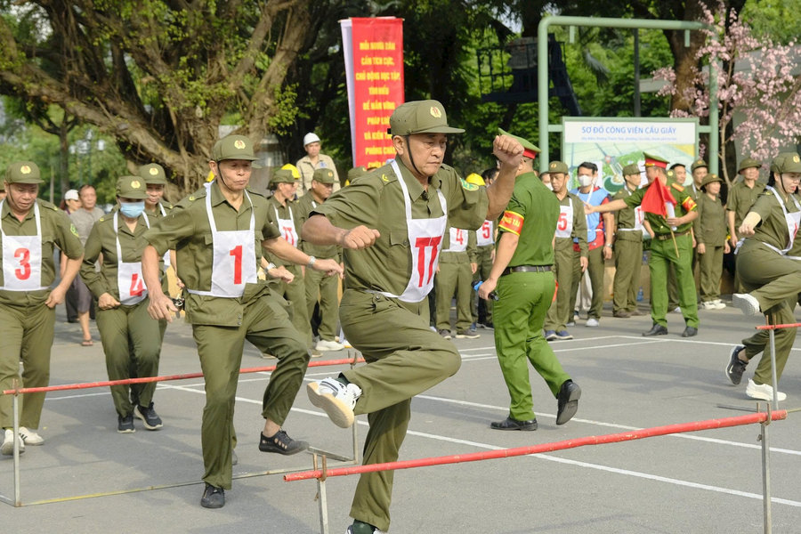 4 đội giành giải xuất sắc tại Hội thi nghiệp vụ chữa cháy phường Cầu Giấy