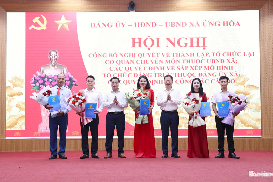 Xã Ứng Hòa sắp xếp mô hình tổ chức và công tác cán bộ