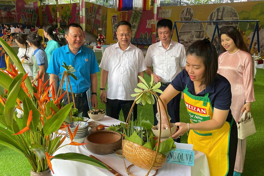 Công đoàn viên Công ty TNHH MTV Vườn thú Hà Nội trổ tài nữ công gia chánh
