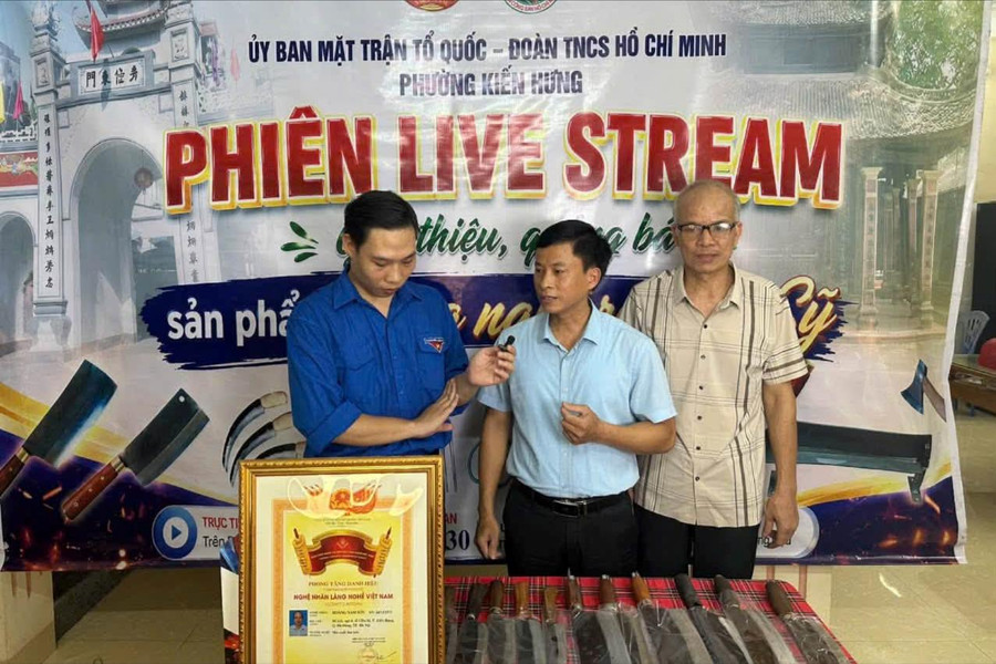 Công nghệ số mở lối tiêu thụ sản phẩm làng nghề