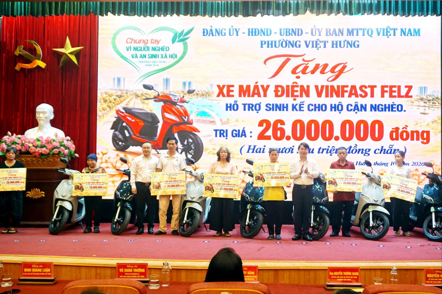 Phường Việt Hưng trao sinh kế, tiếp sức người nghèo vươn lên ổn định cuộc sống