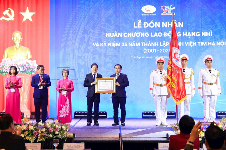 Bí thư Thành ủy Trần Đức Thắng: Đưa Hà Nội trở thành địa chỉ uy tín về khám, chữa bệnh chất lượng cao
