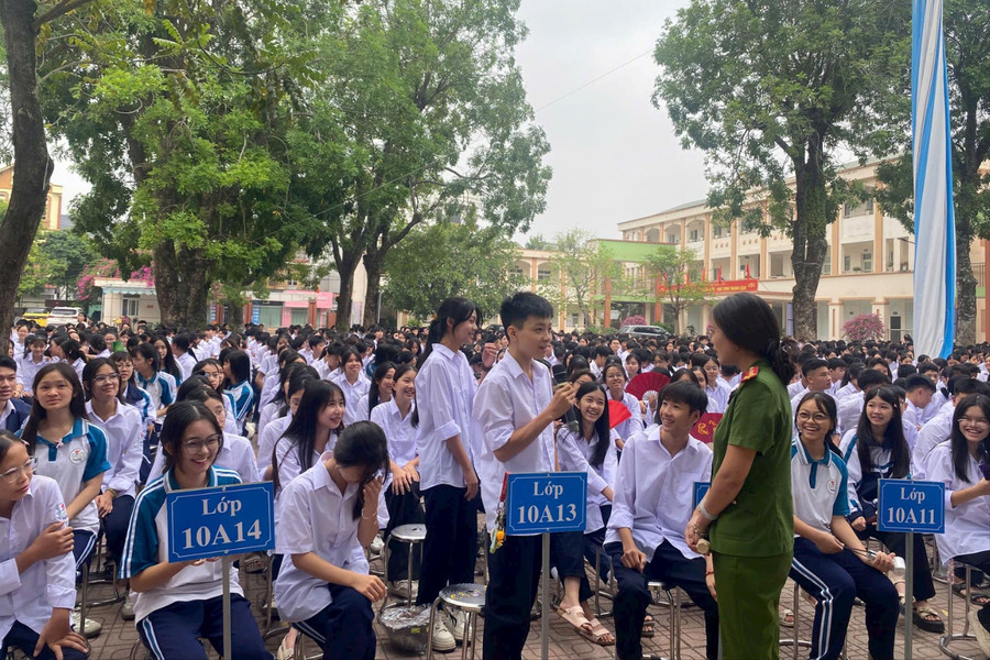 Xã Hát Môn trang bị kỹ năng tham gia giao thông an toàn cho học sinh